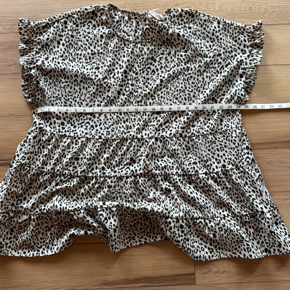 Leopard Print Ruffle Sleeve Top - Picture 7 of 9